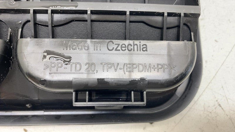 4M0819181B 19-23 E-Tron Rear Left or Right Quarter Panel Pressure Air Vent Grille 4M0819181