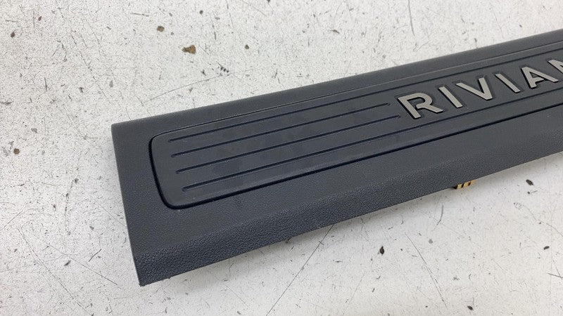 PT00219777 ⭕ 2022-2024 Rivian R1T Front Right Door Sill Scuff Plate Trim Cover PT00219777