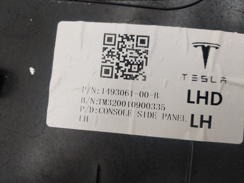 ⭕ 20-24 Model Y MY Driver Side Console Lid Panel Carpet Trim Left 1493