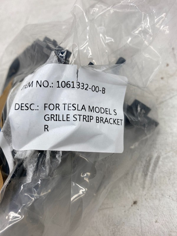 1061332 00 B ⭕ 2016-2020 Tesla Model S Front Grille Strip Support Bracket Right 1061332-00-B