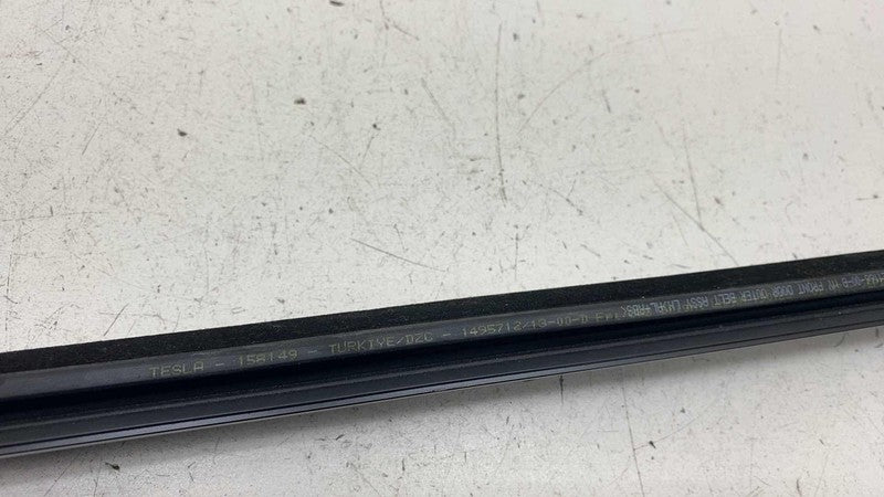 149571200D ⭕20-24 Model Y Front Passenger Door Window Outer Belt Seal Right RH 1495713-00-D