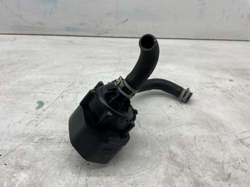 1035348-00-F 2016-2020 Tesla Model S X Front Cooling System Coolant Pump Assy 1035348-00-F