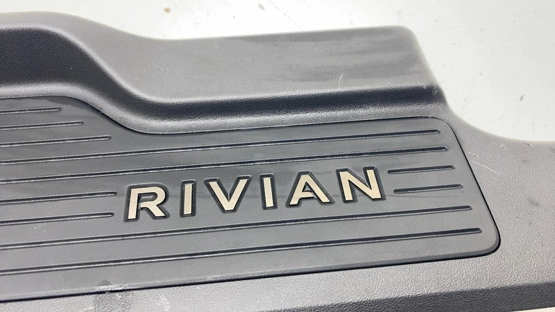 C100219779C ⭕ 25 Rivian R1S Rear Right Scuff Plate Panel w/ C-Pillar Cover Trim C100219779-C