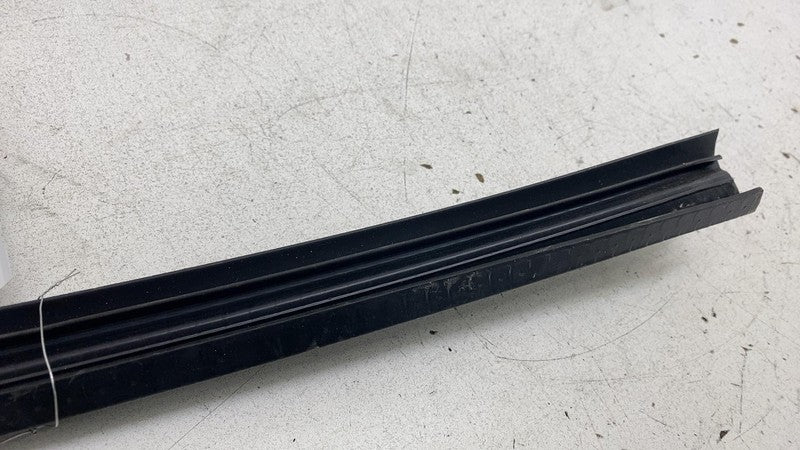 ⭕ 2017-2020 Maserati Levante Rear Left Door Window Inner Weatherstrip Rubber Sea