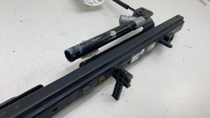 ⭕ 17-23 Model 3 Front Left Seat Rail w/ Seatbelt Lap Pretensioner 1090