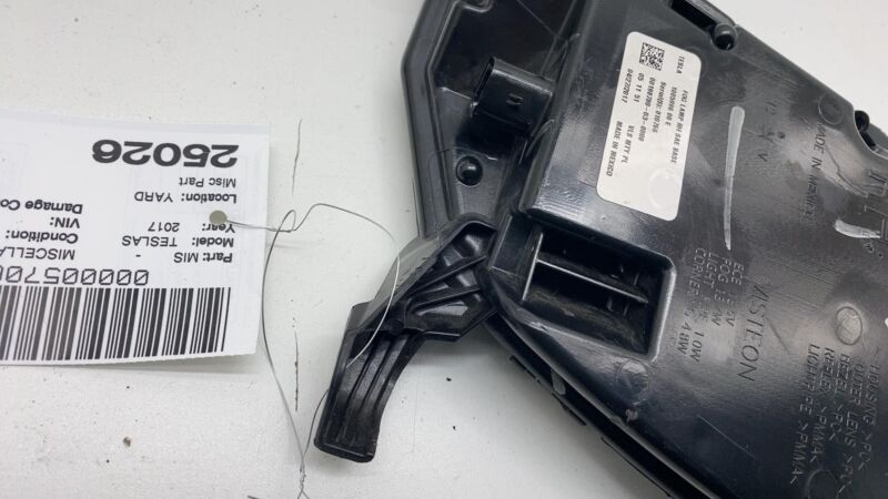 100599600E 12-20 Tesla Model S Front Passenger Fog Light Cornering Lamp Right 1005996-00-E