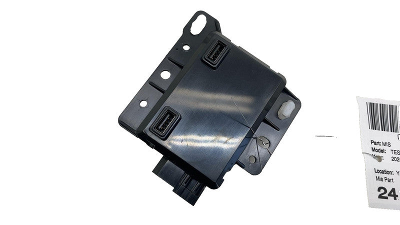 ⭕ 17-23 Model 3 Center Console Front USB Hub Charger Control Module 10