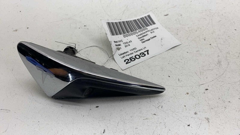 1125106-77-C ⭕ 2017-2023 Model 3 Front Left Repeater Turn Signal Fender Camera 1125106-77-C