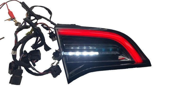 1077403 ⭕ 2017-2023 Model 3 Rear Left Inner Taillight LED Tail Lamp 3-Pin 1077401-00-G
