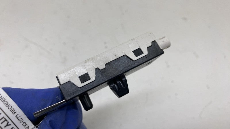 31483419 ⭕ 2021 2022 2023 Polestar 2 Rear Left / Right Antenna Amplifier Module 31483419