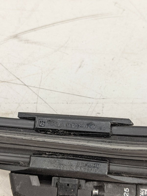 ⭕ 20-24 Tesla Model Y Front Passenger Side Windshield Wiper Arm & Blad