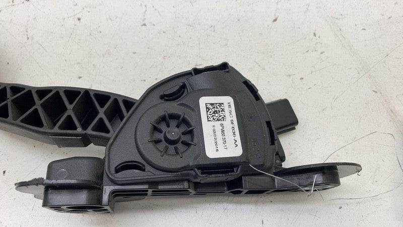 ⭕ 2016-2020 Tesla Model X Accelerator Throttle Pedal Assembly BE5C9F83
