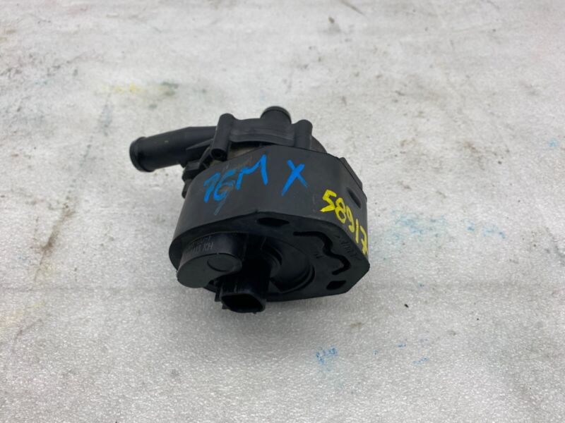 2016-2020 Tesla Model X MX Cooling System Auxiliary Coolant Water Pump Assembly