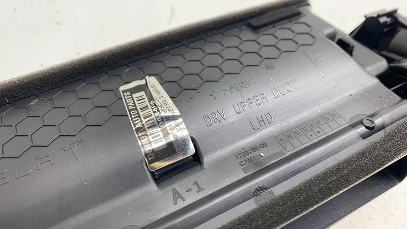 ⭕ 25-26 Tesla Model Y MY Driver Side Instrument Panel Air Vent Left 17