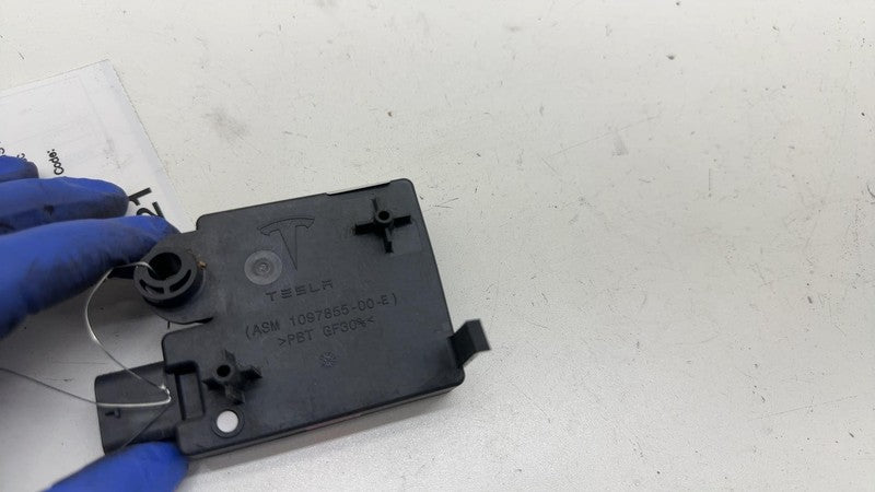 ⭕ 17-23 Tesla Model 3 Rear Bumper BCM Computer Body Control Module 109