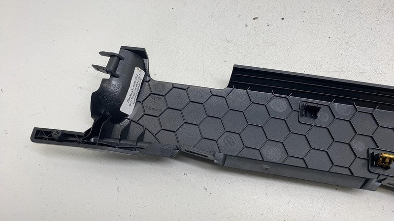 ⭕ 21-23 Model X Rear Left Door Spine Plastic Race Track Trim Panel 110