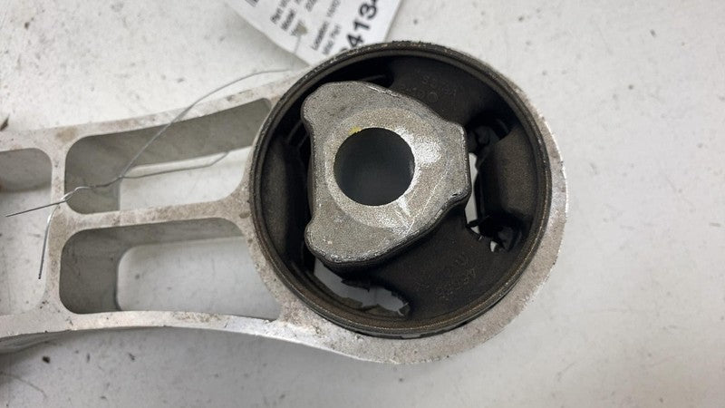 68485537-AA ⭕ 20-24 Chrysler Pacifica Engine Frame Mount Support Isolator Bracket 68485537AA