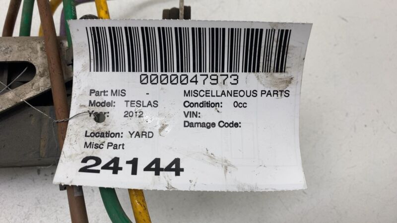 2012 2013 2014 2015 Tesla Model S Air Suspension Main Solenoid Valve w/ Bracket