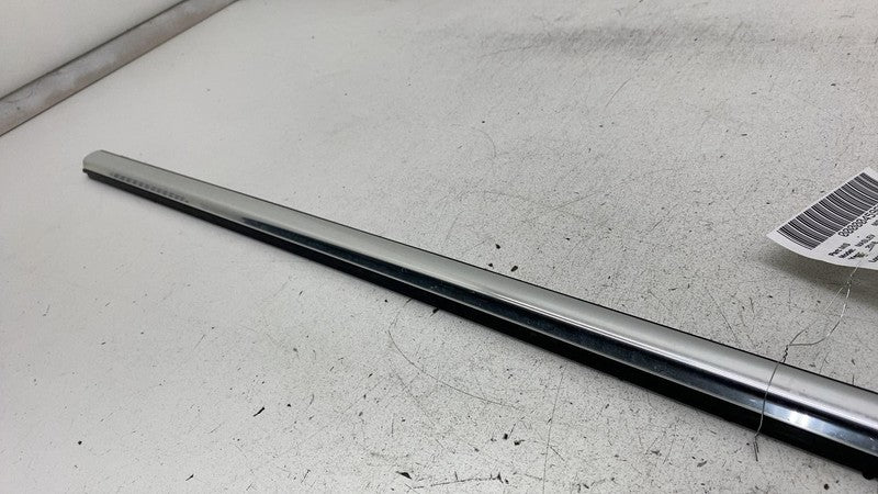 ⭕ 17-20 Maserati Levante Front Driver Side Door Window Outer Belt Molding Left