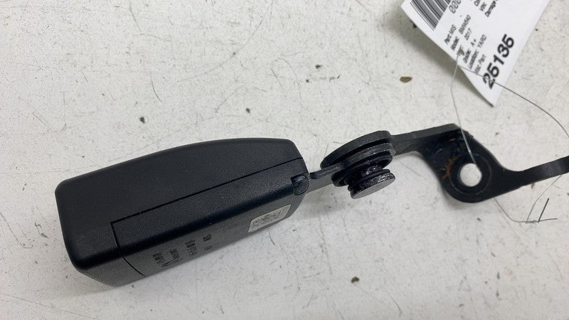 ⭕ 17-20 BMW 540i Rear Driver Side Lower Seat Belt Buckle Receiver Left