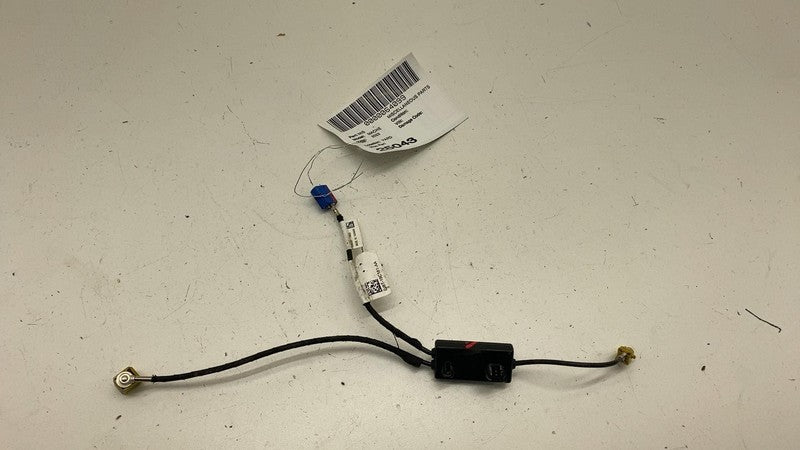 LJ8T19C181AA ⭕ 21-24 Ford Mustang Mach-E Radio Antenna Signal Splitter Wiring LJ8T-19C181-AA