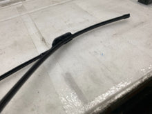 ⭕ 20-23 Model Y Front Driver Side Windshield Wiper Arm & Blade Left 1490246-99-A