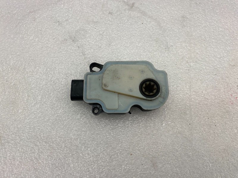 2012-2015 Tesla Model S Front Bumper Grille Vent Shutter Control Motor Actuator