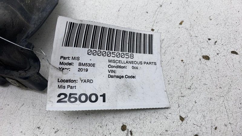 8060031 2017-2022 BMW 530e G30 Front Driver Side M Sport Mud Splash Guard Shield Left LH