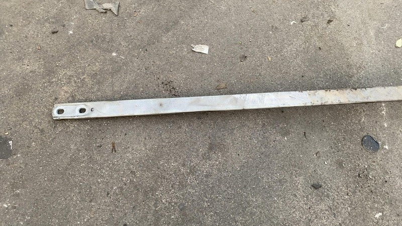 7401270 04 2018 2019 BMW 530e G30 Rear Body Torsion Bar Support Bracket Mount Bracket OEM