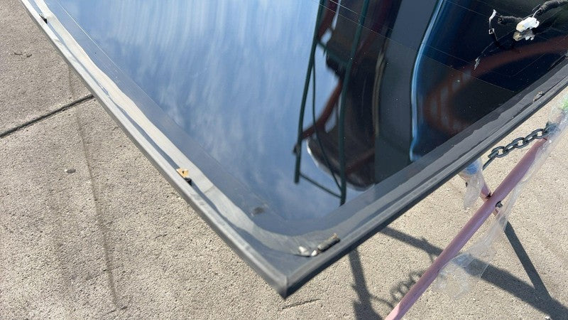 ⭕ 17-20 Model 3 M3 Rear Trunk Panoramic Backlite Glass Back Section 14