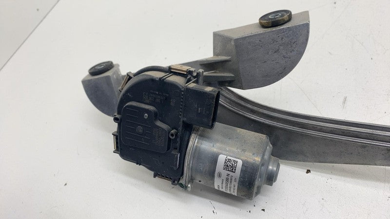 ⭕ 2022 Rivian EDV-700 Front Left Windsshield Wiper Motor Mechanism PT0