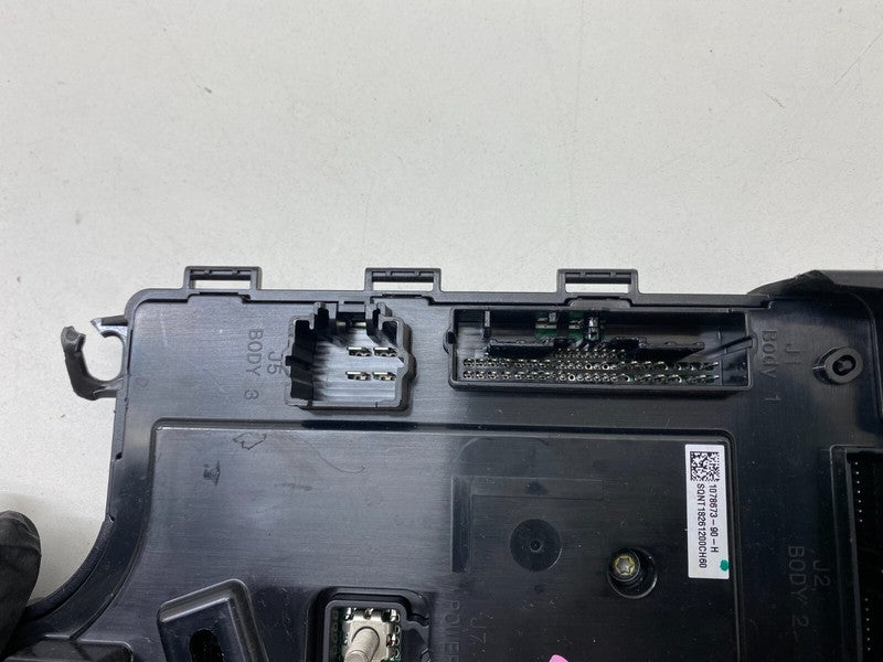 107867390H ⭕ 17-23 Tesla Model 3 Front Left Low Voltage Body Control Module 1078673-90-H