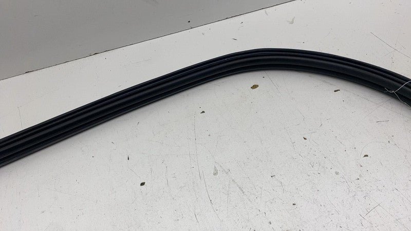 ⭕ 2021 2022 2023 Polestar 2 Rear Trunk Tailgate Weatherstrip Rubber Seal Assy