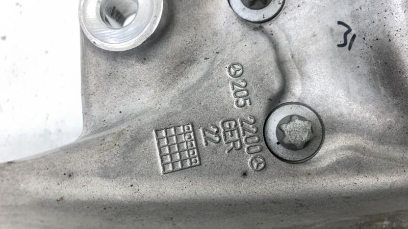 A 000 421 35 20 ⭕18-22 Mercedes C300 Front Right Spindle Knee Knuckle w/ Dust Shield A0004213520