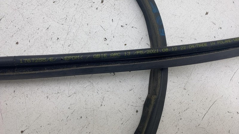 ⭕ 19-23 Audi e-Tron Sunroof Upper Sun Roof Weatherstrip Rubber Seal 83