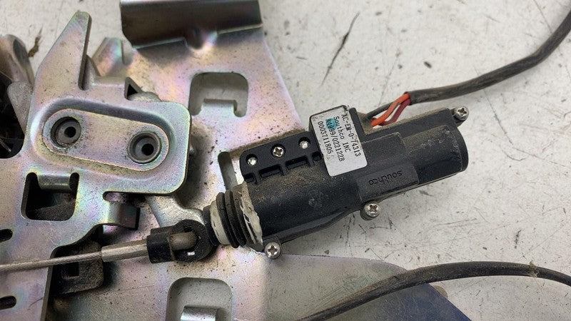 ⭕ 2022 Rivian EDV-700 Passenger Side Box Roller Door Lock Latch Right 