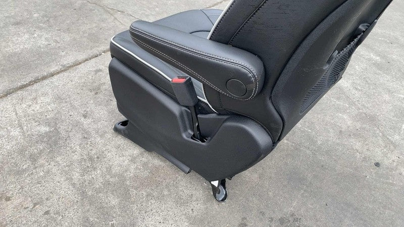 ⭕ 17-25 Chrysler Pacifica Front Passenger Side 1st Row Bucket Seat Black Right