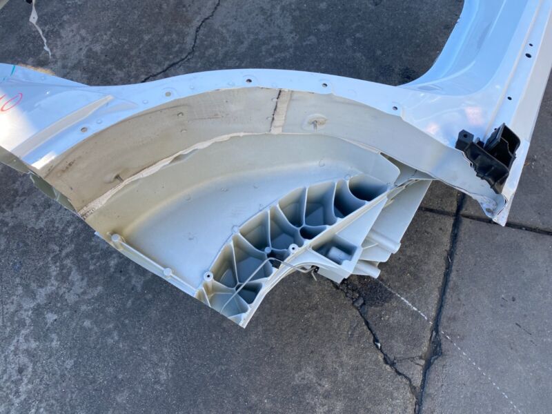 2020-2023 Tesla Model Y Right Structural B + C-Pillar Body Side Outer Frame Assy