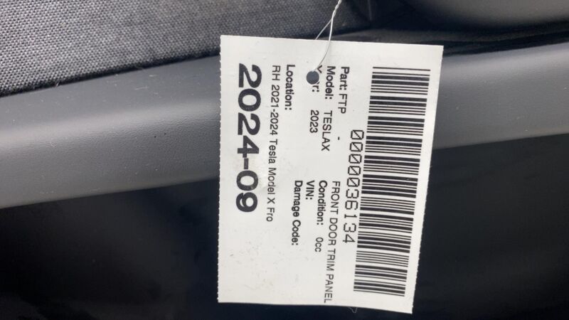 1634347-01-H ⭕ 2021-2024 Model X Front Right Side Door Panel Trim Card RH Black 1634347-01-H