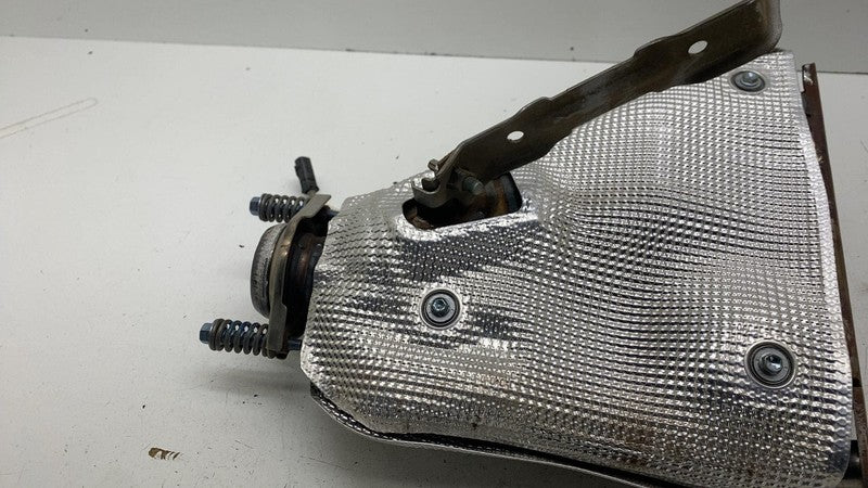 ⭕ 2023-2024 Toyota Prius 2.0L Exhaust Manifold w/ Heat Shield Assembly