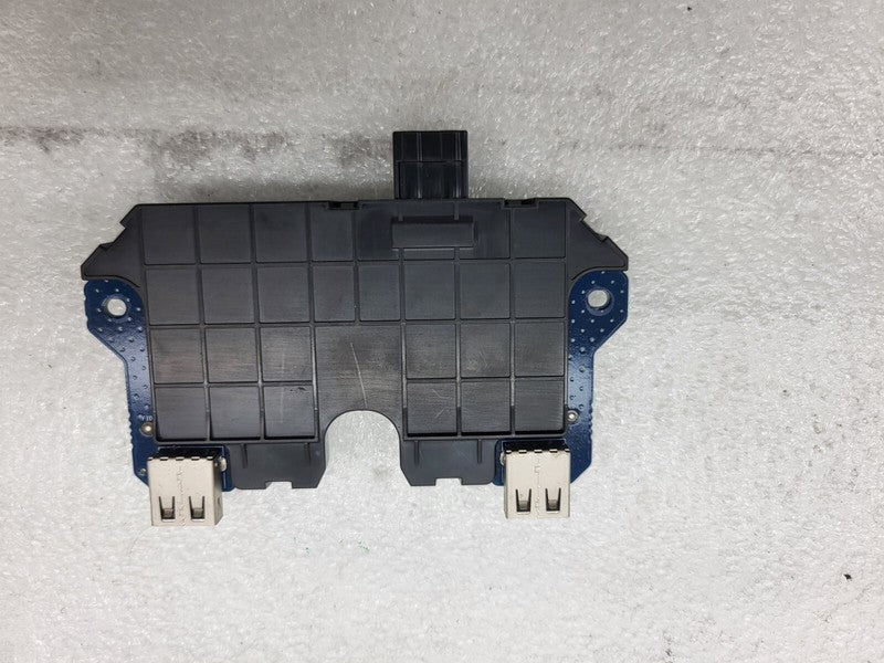 1102033 00 A ⭕ 2017-2022 Tesla Model 3 Rear USB/AUX Control Unit Hub Module OEM 1102033-00-A