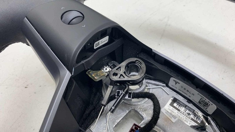 ⭕ 20-24 Tesla Model Y Steering Wheel Assembly Leather Black Heated 149