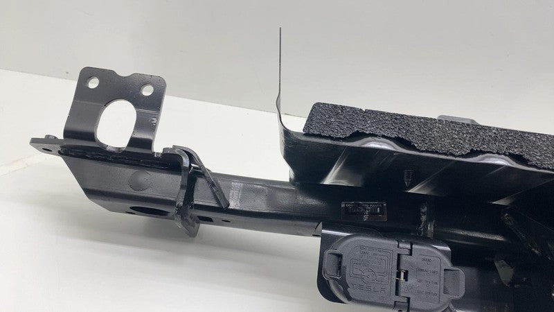 1780915-00-H Tesla Cybertruck Rear Trailer Hitch Tow Bar Receiver OEM 1780915-00-H 2024 2025