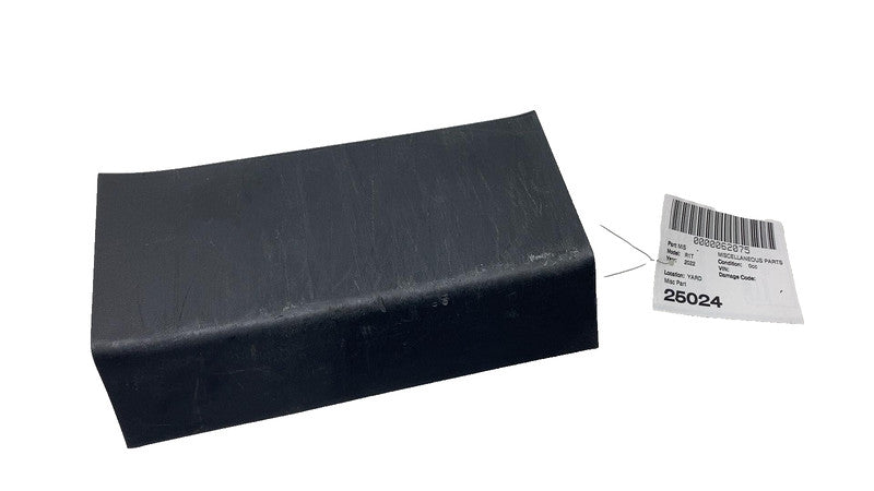 ⭕ 2022-2024 Rivian R1T Rear Right Gear Tunnel Sill Trim Scuff Plate PT00012128-F