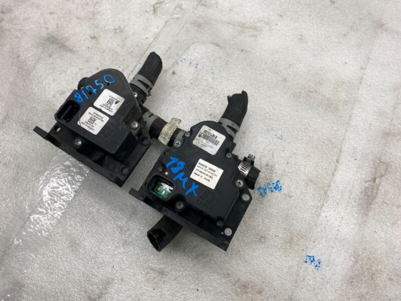 600737000B 2016-2020 Tesla Model X MX 3-Way & 4-Way Coolant Valve Motor Actuator System OEM