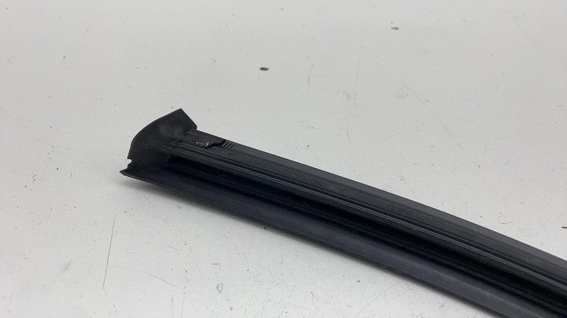 31662567 ⭕ 21-23 Polestar 2 Rear Right Door Window Inner Belt Weatherstrip Seal 31662567