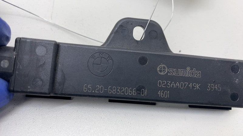6832066-01 2021 BMW 530e G30 Smart Keyless Access Entry Antenna Sensor Control Module OEM