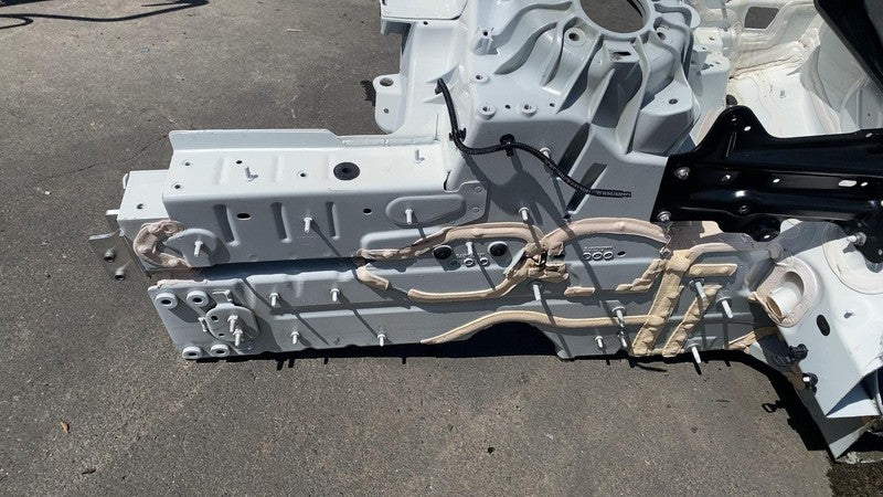 ⭕ 22-24 Mercedes EQS 450+ V297 Front Right Fender Rail Frame Horn Apron Cut RH