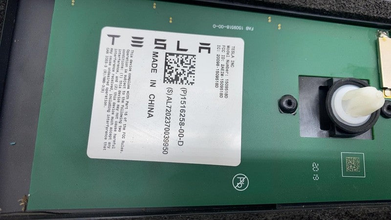 150688600E ⭕ 20-23 Model Y Right Exterior B-Pillar Applique Trim w/ Camera RH 1506886-00-E