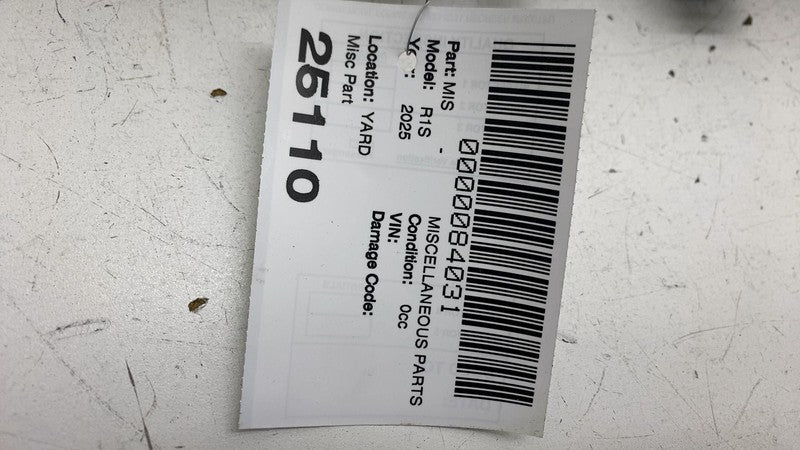 PT00002142 ⭕22-25 Rivian R1S Rear Left Trunk Lid High Mount Brake Light Stop Lamp PT0000214